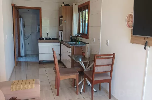 AMPLO GEMINADO, COM 2 DORMITÓRIOS E VAGA PARA 3 VEÍCULOS