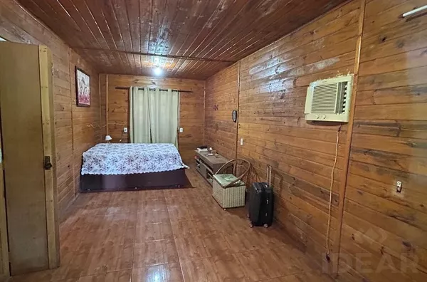 CHÁCARA COM CASA MISTA, GALPÃO QUIOSQUE, AÇUDE E MUITO ESPAÇO