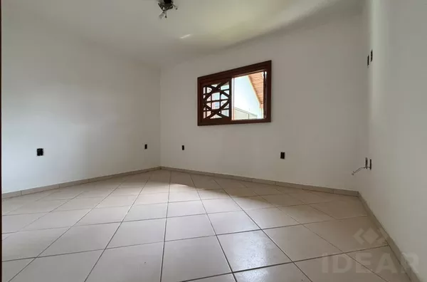CASA DE 3 DORMITÓRIOS, SUÍTE E PISCINA PRO SEU MELHOR CONFORTO