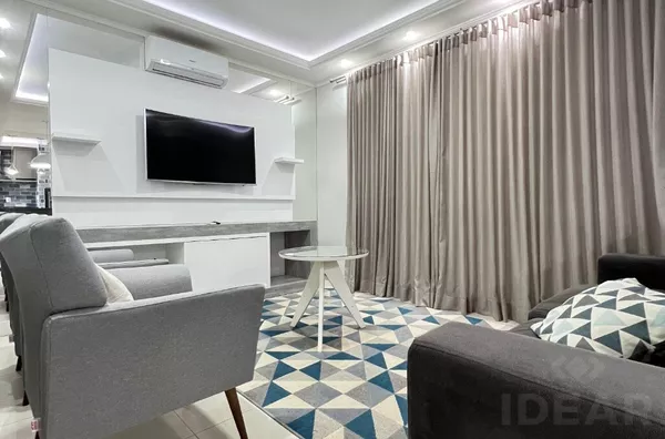 APARTAMENTO MUITO ACONCHEGANTE. E MELHOR!!! DE PORTA FECHADA