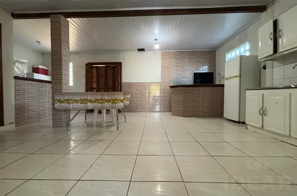 CASA EM BEM FEITA, AMPLA E CONFORTO PRA FAMÍLIA