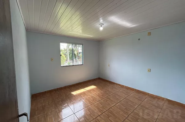 CASA NA CORONEL BRITO COM 2 DORMITÓRIOS E ÓTIMA LOCALIZAÇÃO