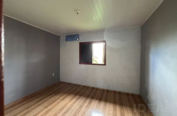 CASA 3 DORMITÓRIOS COM PATIOS NA FRENTE E NOS FUNDOS