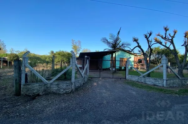 CASA CHALÉ EM MEIO A NATUREZA. 720m² DE ESPAÇO PARA SEU FUTURO PROJETO