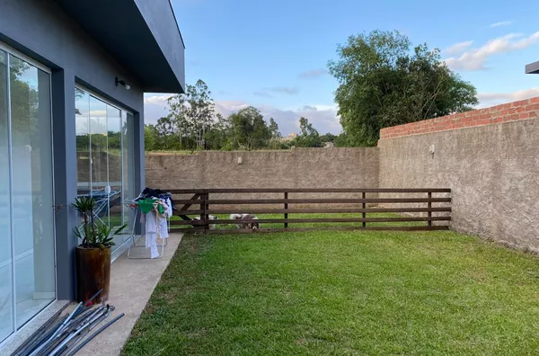 SEU SONHO SE REALIZA AQUI! LINDA CASA EM ÁREA BEM TRANQUILA