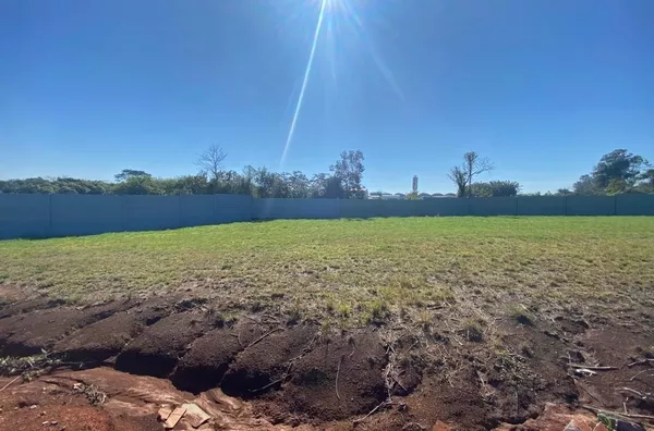 PROCURA TERRENO PARA FAZER SUA MORADIA? TEMOS A OPÇÃO DE DOIS TERRENOS LADO A LADO