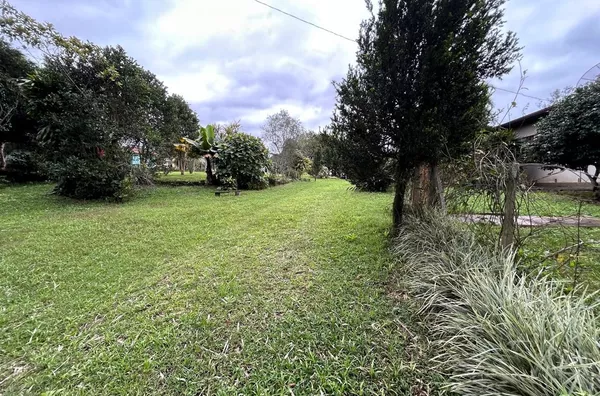 CHÁCARA DE 2,4ha, CASA DE 220m² E GRANDE ÁREA DE LAZER PARA A FAMÍLIA