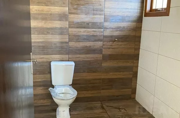 GEMINADO AMPLO E BEM LOCALIZADO, COM RUA ASFALTADA