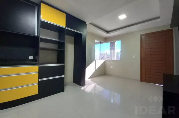 LINDA CASA DE 108m², COM PÁTIOS NA FRENTE E FUNDOS
