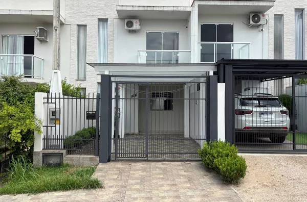 VIVA BEM NUM SOBRADO FEITO PARA QUEM NÃO ABRE MÃO DO CONFORTO