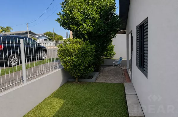 CASA DE 4 DORMITÓRIOS  NO BAIRRO XANGRILÁ - Foto 2