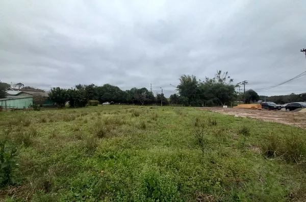 TERRENO COM 389m², COM POSSIBILIDADE DE AUMENTO DE ÁREA