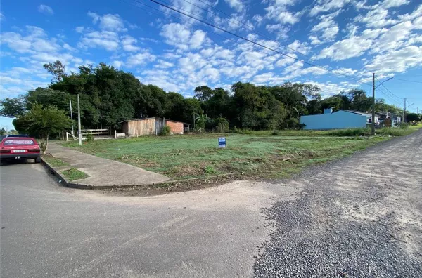 LINDO TERRENO DE ESQUINA PARA SEU PROJETO RESIDENCIAL OU COMERCIAL FUTURO