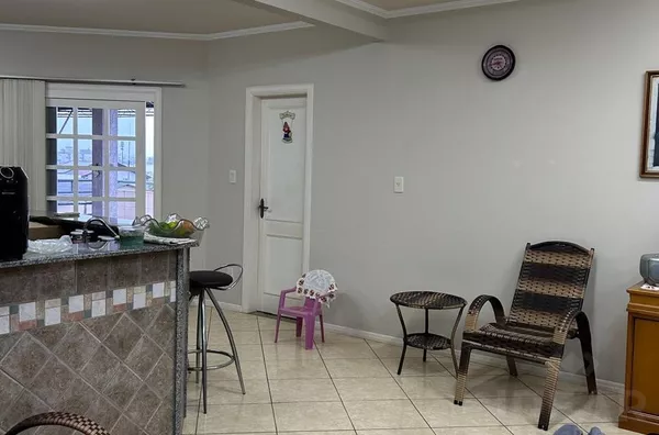 SUA FAMÍLIA E SEU NEGÓCIO BEM INSTALADOS EM AMPLOS CÔMODOS