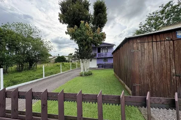 CASA DE DOIS PISOS, 3 DORMITÓRIOS E INDEPENDÊNCIA NOS PISOS