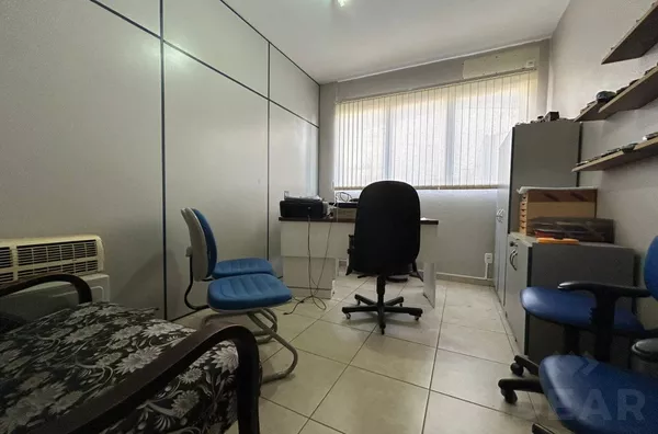 SALA COMERCIAL DE FÁCIL ACESSO, NO CENTRO DA CIDADE