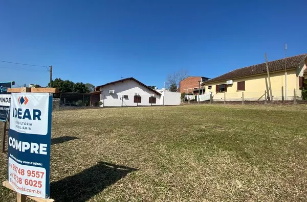 TERRENO DE ESQUINA COM 440m² AGUARDANDO SEU PROJETO DE FUTURO! SAIBA MAIS