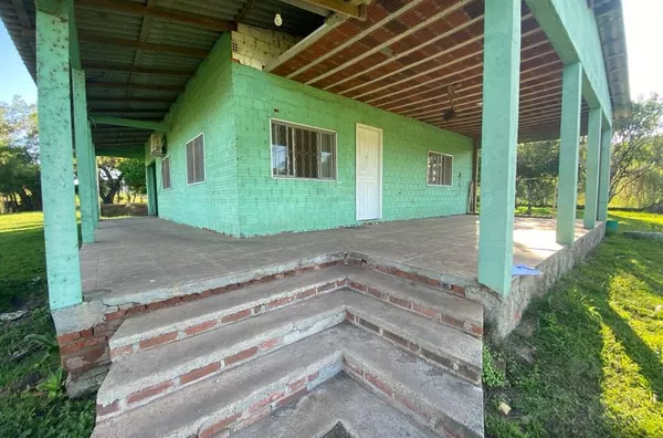 CHÁCARA COM CASA DE ALVENARIA, AÇUDE, QUIOSQUE E GALPÃO