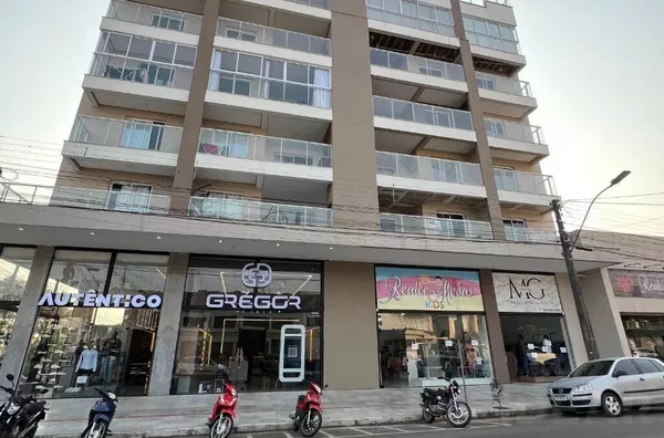 AMBIENTES AMPLOS, MUITO BEM LOCALIZADO E LINDA VISÃO DA CIDADE