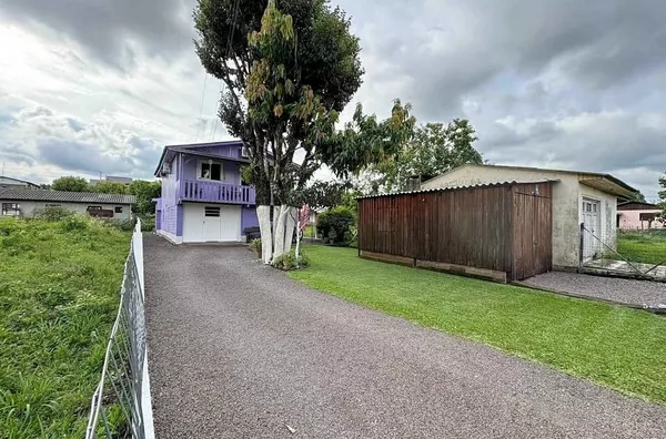CASA DE DOIS PISOS, 3 DORMITÓRIOS E INDEPENDÊNCIA NOS PISOS