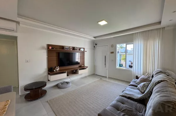 CASA DE 3 QUARTOS, SUITE E PÁTIO MURADO - Foto 3