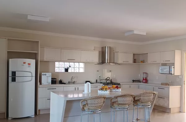 CASA DE 2 SUÍTE, COM PISCINA E A MENOS DE 100m DO MAR - Foto 3