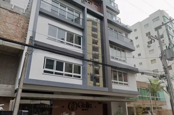 APARTAMENTO EM ÓTIMA LOCALIZAÇÃO, COM 2 DORMITÓRIOS