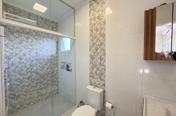 CASA DE 3 QUARTOS, SUITE E PÁTIO MURADO - Foto 10