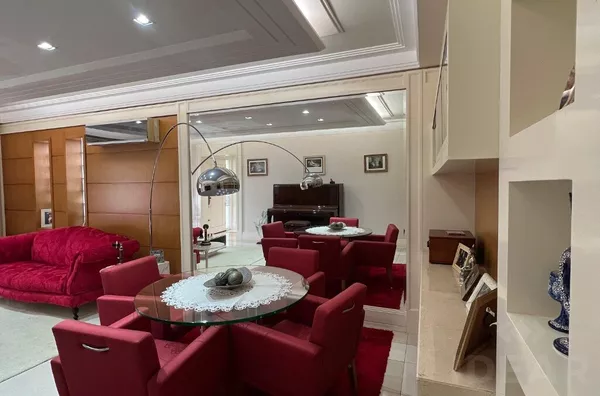 CASA DE MUITA ESTRUTURA PARA RECEBER AMIGOS E FAMILIARES