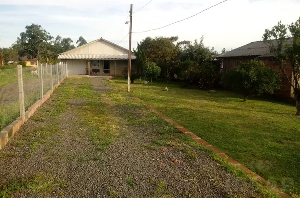 TERRENO DE 1340m² COM CASA MISTA DE 140m². VENHA CONHECER!