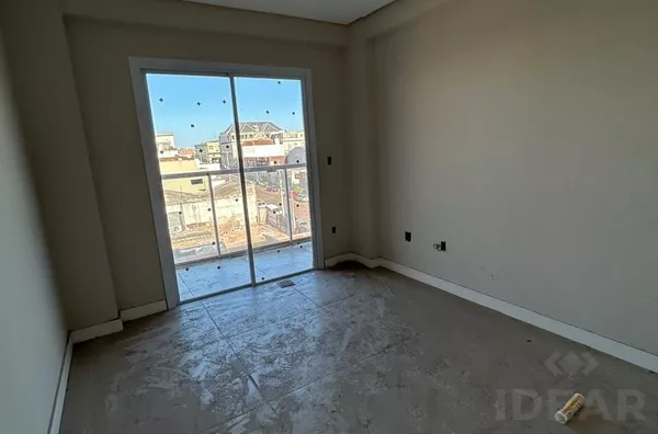 AMBIENTES AMPLOS, MUITO BEM LOCALIZADO E LINDA VISÃO DA CIDADE - Foto 5