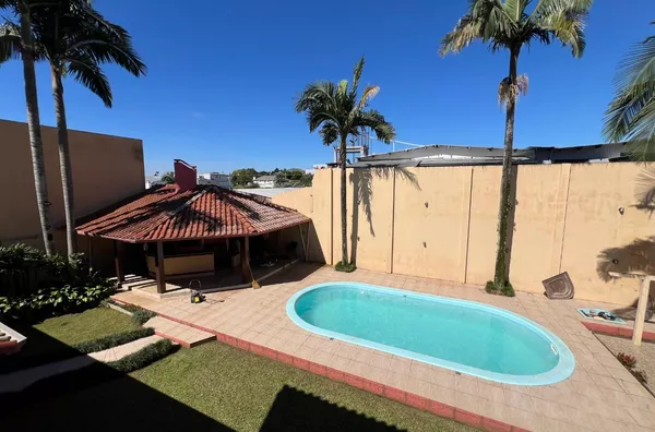 CASA DE 2 PISOS COM ÁREA COMERCIAL INTEGRADA - Foto 9