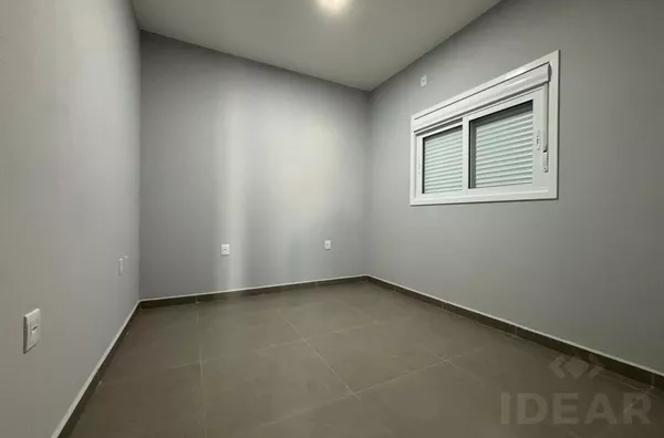 GEMINADO DE 2 DORMITÓRIOS, PÁTIO LATERAL E FRENTE - Foto 6
