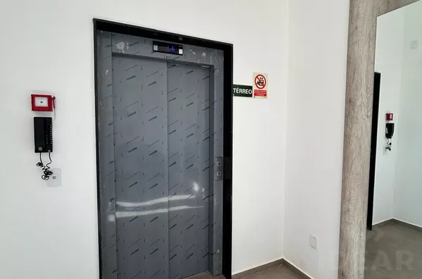 AMBIENTES AMPLOS, MUITO BEM LOCALIZADO E LINDA VISÃO DA CIDADE