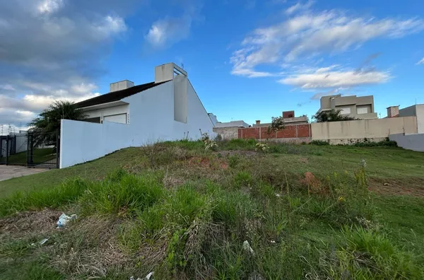 SUA FUTURA RESIDÊNCIA MUITO BEM LOCALIZADO NESSE TERRENO