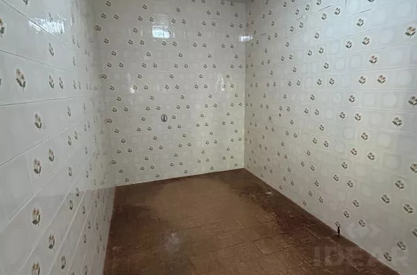 CASA COM PÁTIO ARBORIZADO, PISCINA E QUIOSQUE PARA RECEBER OS AMIGOS