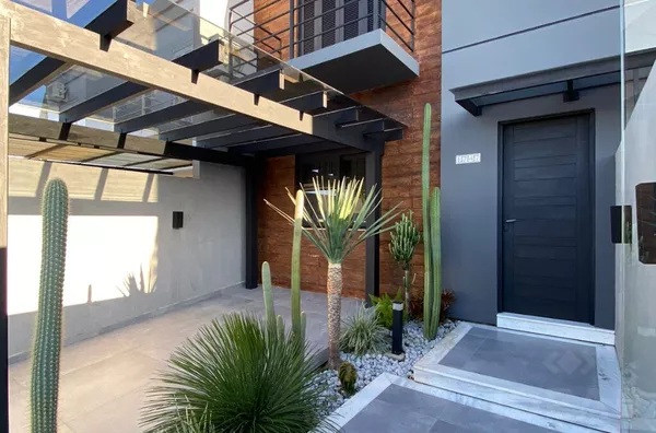 SOBRADO NO MELHOR ESTILO BALNEÁRIO CAMBORIÚ