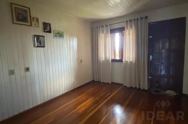 CASA MISTA DE 3 DORMITÓRIOS COM AMPLO ESPAÇO PARA RECEBER AMIGOS