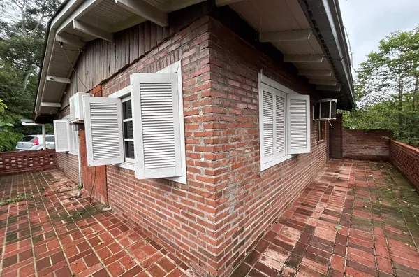 PAVILHÃO E CHÁCARA EM ÓTIMO PONTO ESTRATÉGICO, PERTINHO DA CIDADE