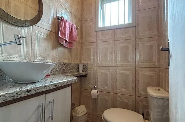 AMPLA CASA, PÁTIO COM ÁRVORES FRUTÍFERAS E RENDA EXTRA