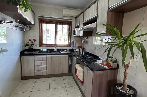 ACHOU A CASA DOS SONHOS, COM PISCINA E EXCELENTE LOCALIZAÇÃO