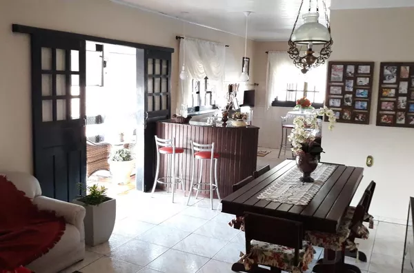 RESIDÊNCIA E COMÉRCIO, ÓTIMA OPÇÃO EM UM SÓ LUGAR. BEM NO CENTRO DA CIDADE!