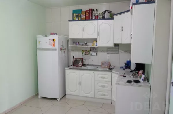 LINDA CASA DE DOIS PISOS, COM AMPLOS CÔMODOS, DUAS COZINHAS E UM MARAVILHOSO PÁTIO