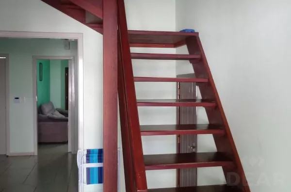 ESCADA PARA O 2º PISO