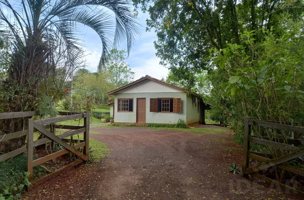 CHÁCARA DE 2.700m² COM CASA AMPLA DE 109m²