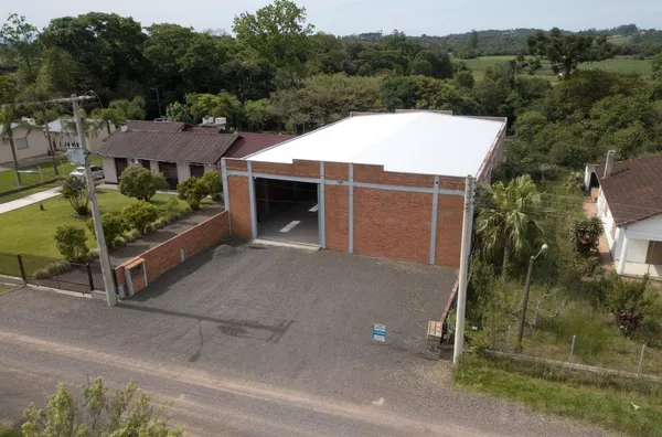 PAVILHÃO DE 465m² PARA INSTALAÇÃO DE SEU PRÓSPERO NEGÓCIO