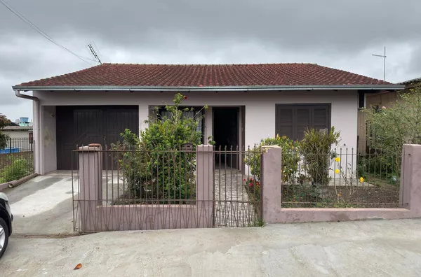 EXCELENTE CASA DE ALVENARIA EM ÓTIMA LOCALIZAÇÃO - Foto 1