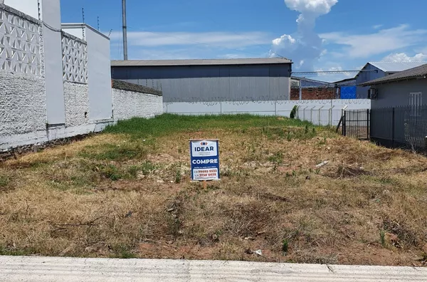 EXCELENTE TERRENO EM UMA BELA E TRANQUILA REGIÃO, VENHA CONHECER!