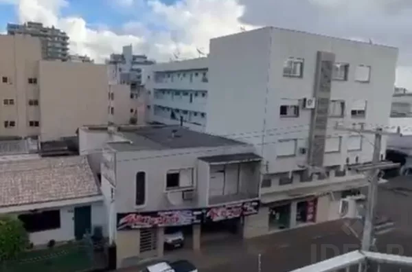 AMPLO APARTAMENTO A 200m DA AV ALBERTO PASQUALINI