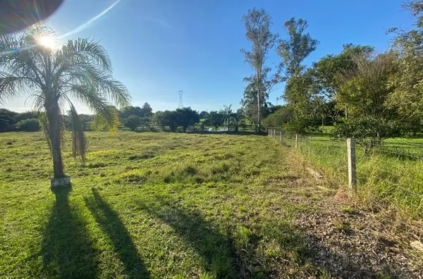 TERRA COM ACESSO PELA RST 287 E AV DAS INDÚSTRIAS. DE FÁCIL ACESSO